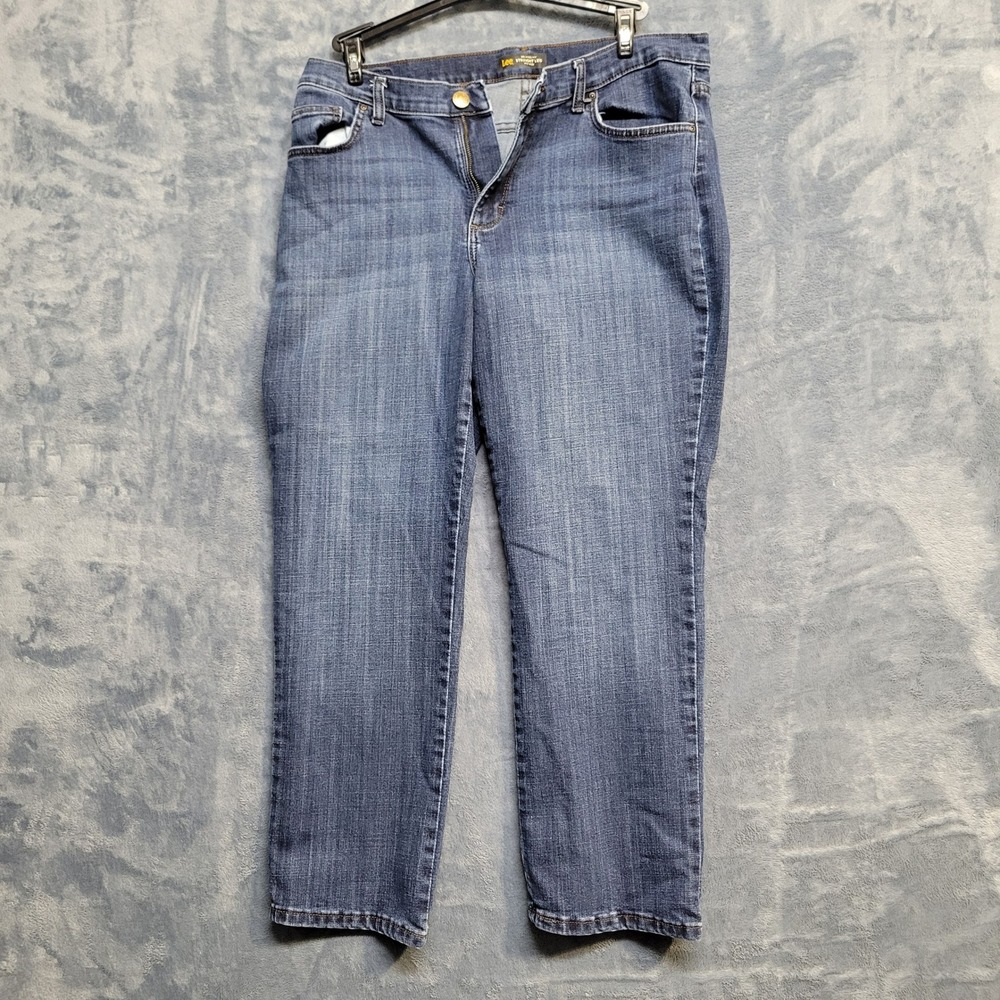 Lee Relaxed Fit Straight Leg Mid Rise Jeans - Women's Size 16 Short‎